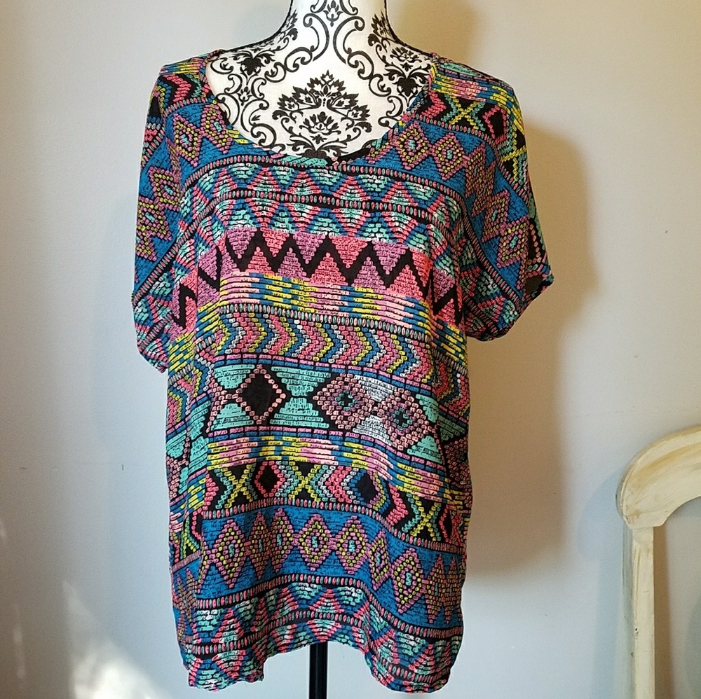 Fun And Flirt Geometric Blouse XL